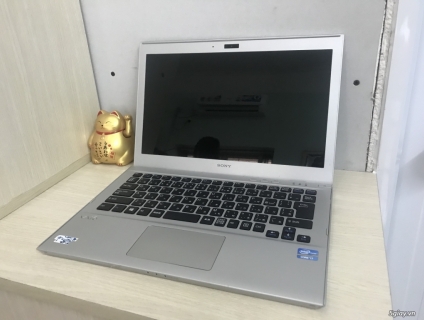 VVAIO SVT131A11N - 13.3" CORE I7 3517U 8G SSD 120G