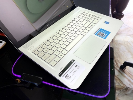 Mình có máy Hp envy m6 còn khá mới ít dùng máy zin nguyên tem