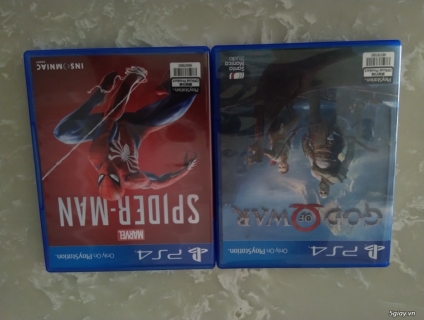 Cần bán hai đĩa game PS4 GOW và Marvel Spider Man
