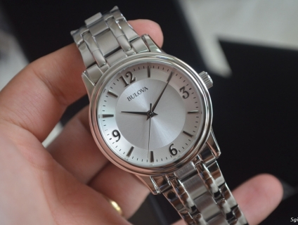 Thanh lý đồng hồ BULOVA mỏng, lịch lãm giá SHOCK