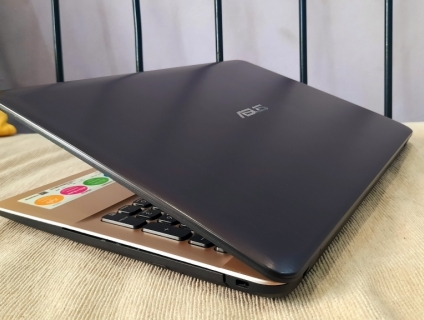 Asus X541U, i7 7500, 8G, ssd 128 và 500g, vga 2G, full hd