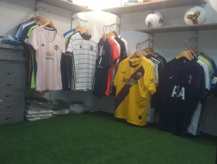 Chuyên sỉ và nhận order đồ bóng đá hàng nguyên bộ, giày và phụ kiện QC