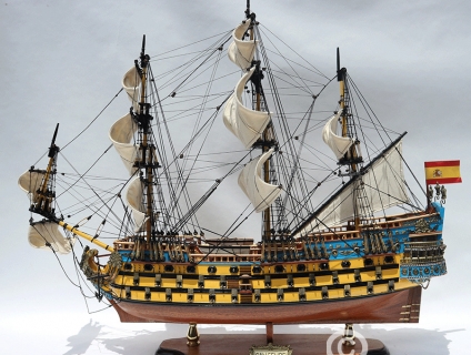 Mô hình Thuyền gỗ Trang trí nhà cửa Sài Gòn