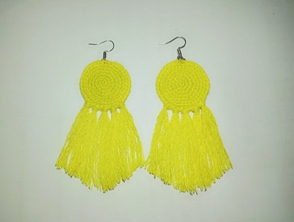 Khuyên tai len handmade