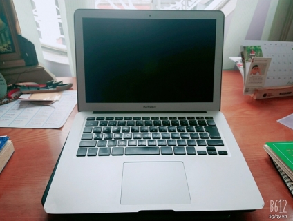 Cần bán: Macbook Air, 13inch core i5, ram 4GB, 128GB, dùng tốt, 7tr7