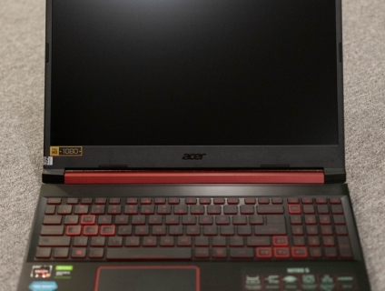 Acer Nitro AN515-43-R9FD Ryzen 3550H 16 RAM GTX 1650 NVME 512