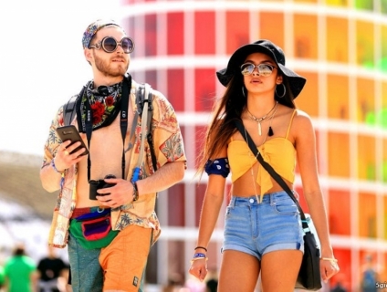 Chọn màu khăn turban vuông theo HOT TREND 2020