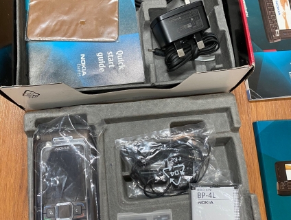 Hàng sưu tầm đỉnh : Nokia E90 Communicator Ger Brandnew nguyên hộp !