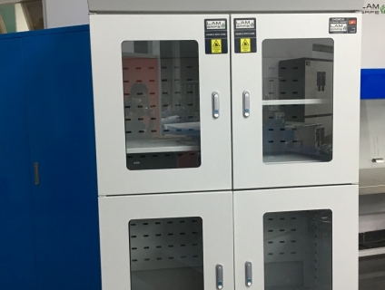 Tủ đựng hóa chất có lọc hấp thu hóa chất kích thước 900mm