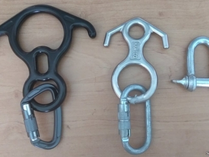 Khóa hãm trượt dây leo núi