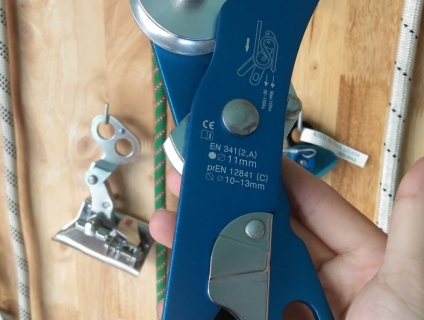 Khóa đu dây chữ S