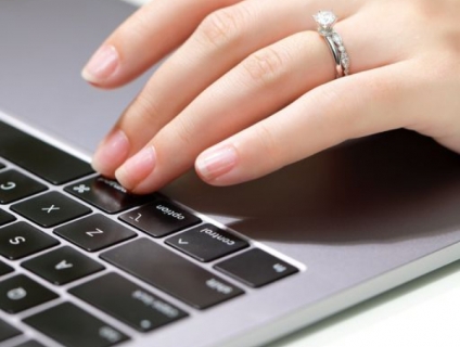 Chọn nhẫn kim cương vàng trắng như thế nào là chuẩn nhất