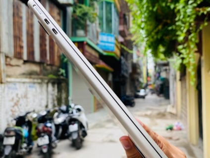 Macbook Air M2 chính hãng Việt Nam mẫu mới chíp khỏe hơn