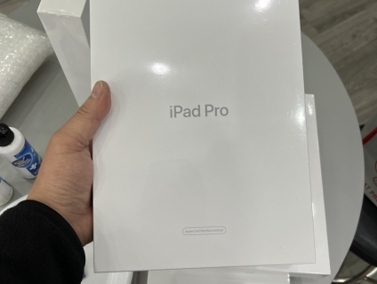 IPad Pro 11 64gb wifi RFB 2018 có bill bh toàn cầu new seal