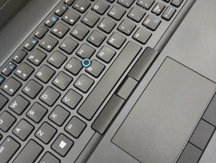 Dell Precision 7520 i7 6820HQ 16GB/512GB  M1200 REFURBISHED FULL BOX