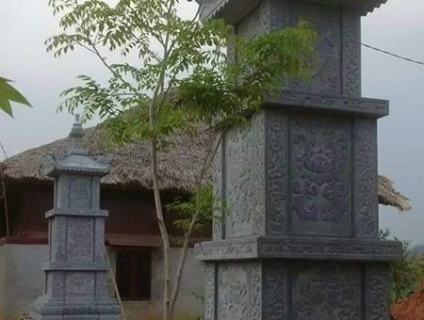 Hà Giang 638 Mộ tháp bằng đá đẹp