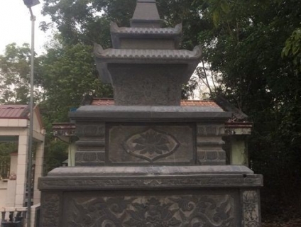 656 Tuyên Quang Mộ tháp bằng đá đẹp