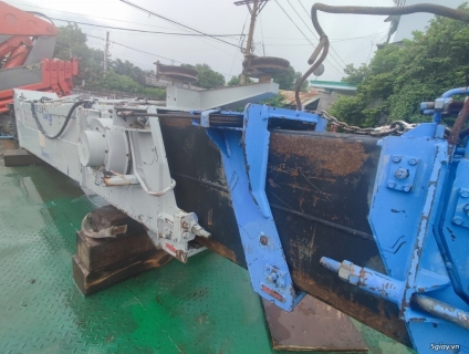 cần 10 tấn 6 khúc