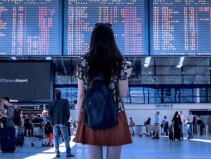 Khi bạn đi máy bay trong nước cần giấy tờ gì sau đây ?