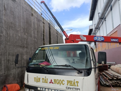 Dịch vụ cho thuê xe cẩu rút hàng container tại Bình Dương giá rẻ.