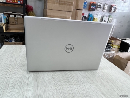 Cần bán em Laptop Dell Inspiron i7-8550U