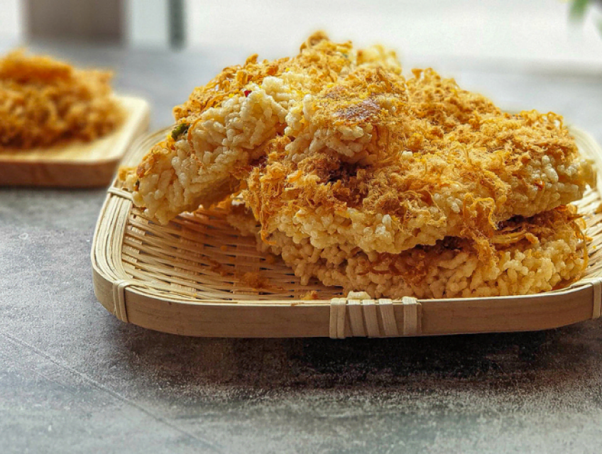 Cơm cháy trứng muối