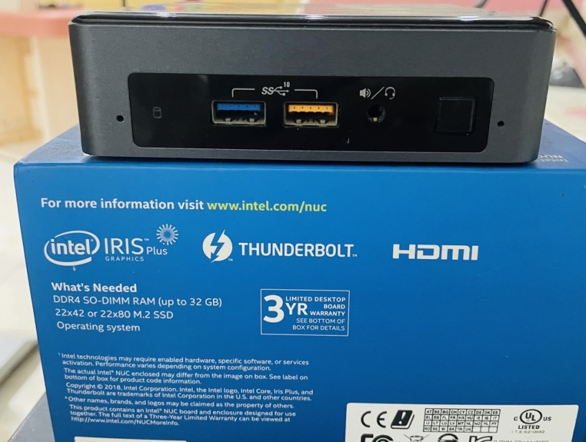 Máy tính mini Intel NUC Core i5 Gen 8 - 16GB RAM, 256GB SSD