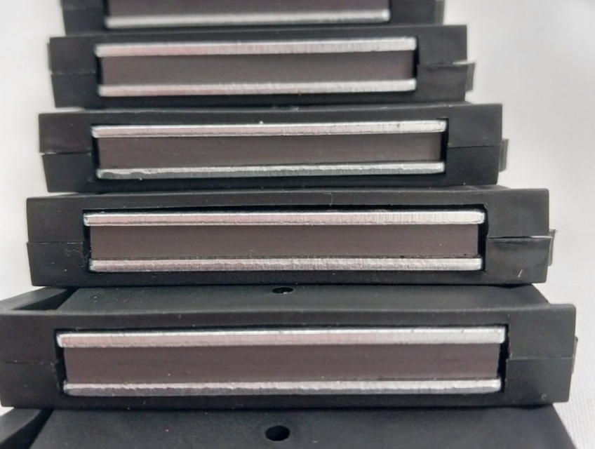 Chốt hít cửa tủ - China - 59x21x10.5mm