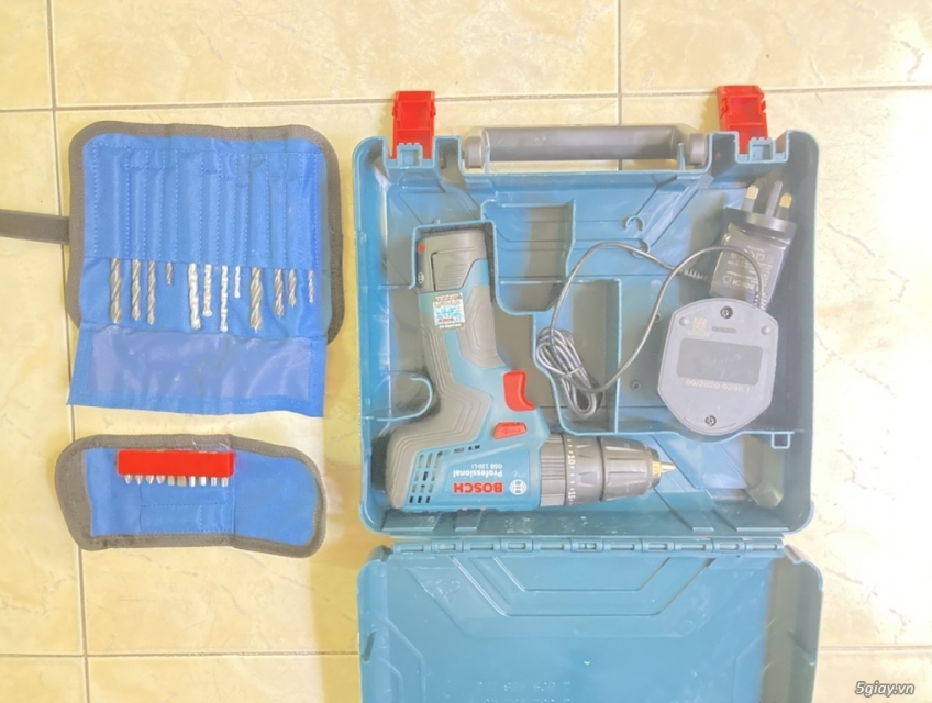 Máy khoan Bosch pin cầm tay còn mới 99%