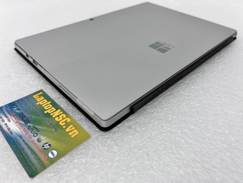 Surface Pro 5 Core i7 7660U 8G 256G 12.3-Inch QHD Touch