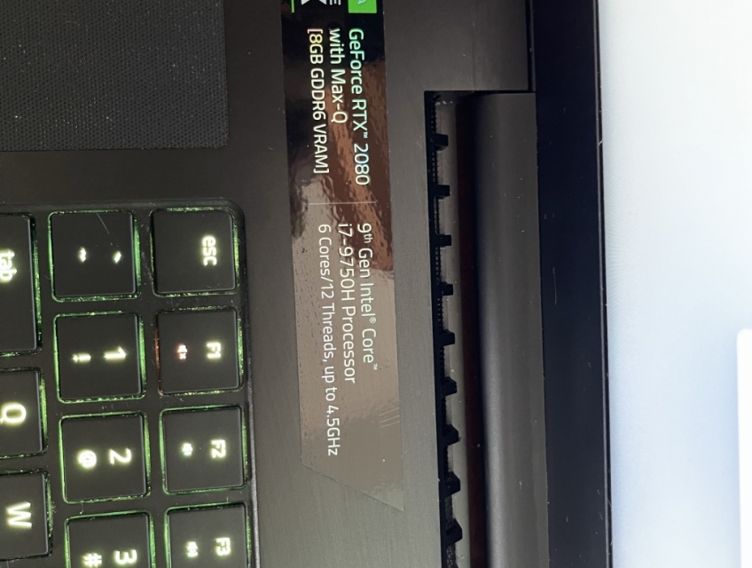 Razer Blade Pro 17 core i7-9750H, 16gb, 1Tb, RTX2080