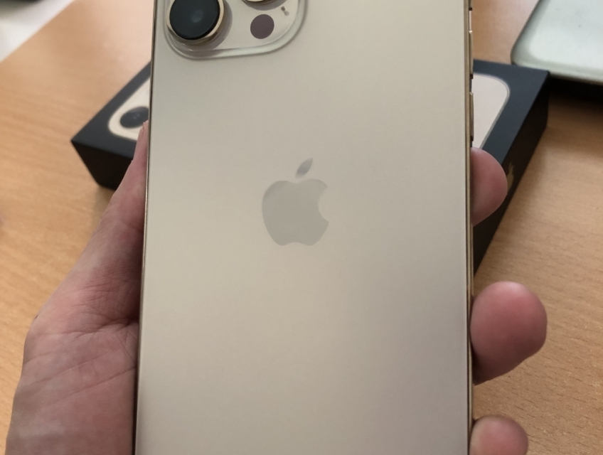 Cần bán iphone 13 pro max 128GB GOLD hàng VN full zin 100%.