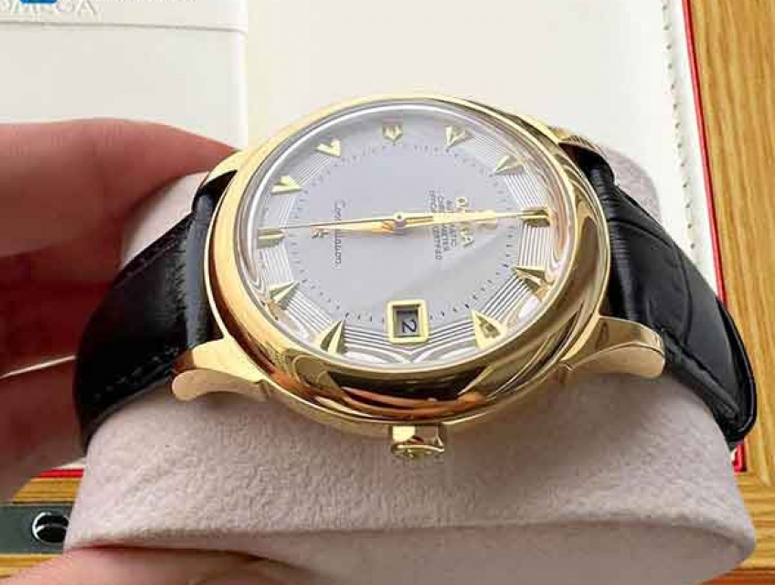 Shop Omega Thụy Sỹ 18.500.000đ. Shop KM chỉ còn 11.990.000đ