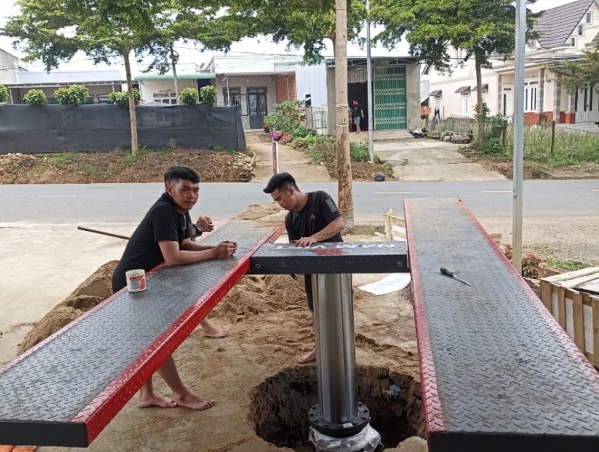 Cầu Nâng 1 Trụ Âm Nền Giải Pháp Hiệu Quả Cho Gara Sửa Chữa Xe