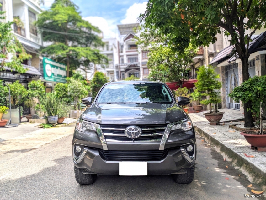 Toyota Fortuner 2.7V 4x2 2019 nhập Indo còn rất mới