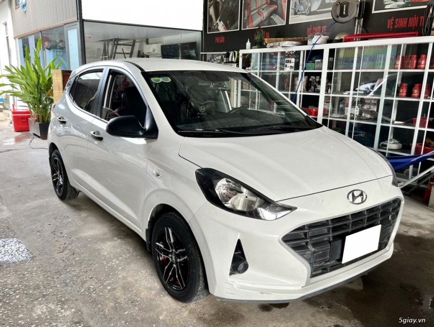 Cần bán Hyundai i10 số sàn 2022, form mới - Trắng