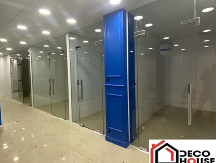 Phong thủy và vách ngăn kính: Ảnh hưởng đến năng lượng và sự hài hòa t