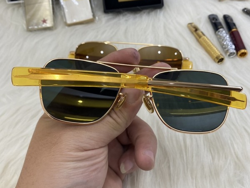 Kính cơn ao american  malaysia chính hãng và địa chỉ bán kính mát uy