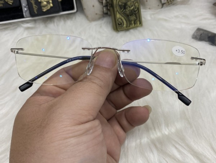 Kính lão nhật và địa chỉ chuyên bán kính lão uy tín giá rẻ