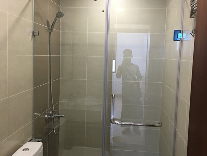Cách lựa chọn phụ kiện phù hợp cho vách kính trong phòng tắm nhỏ