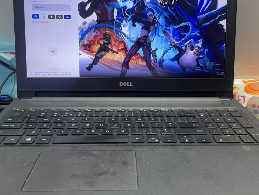 Cần thanh lý laptop giá rẻ có fix cho ae