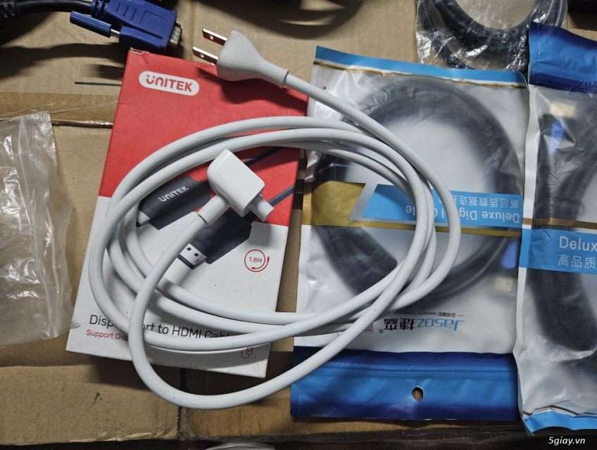 p4bus800 _ Tổng hợp mớ cáp hdd ssd linh tinh dọn nhà :D ae quen có khi