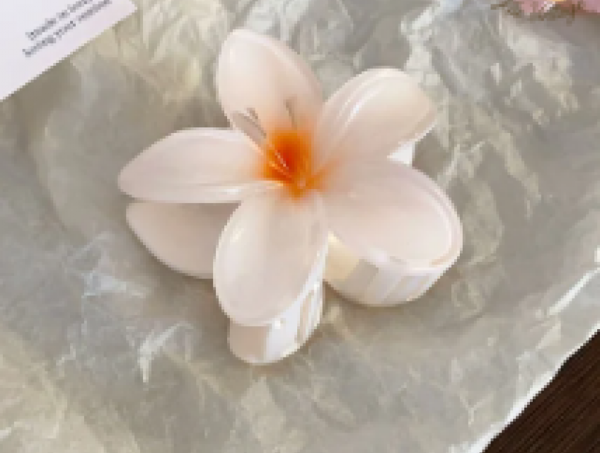 kiểu khăn trùm đầu hình tam giác đầy màu sắc và đẹp