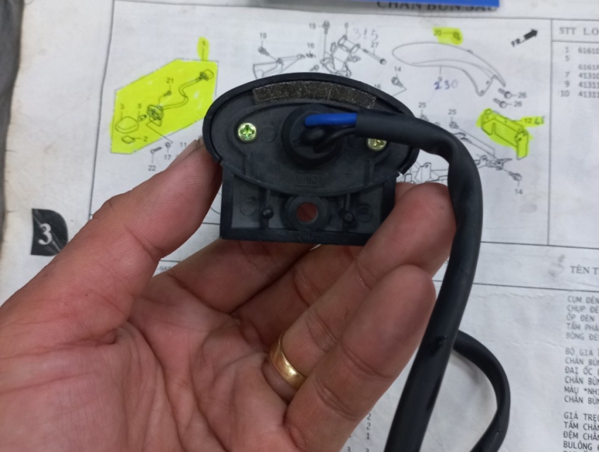 Cóc đèn soi biển số : Sh ý , Exciter , Noza , Feliz , Theon , FZ