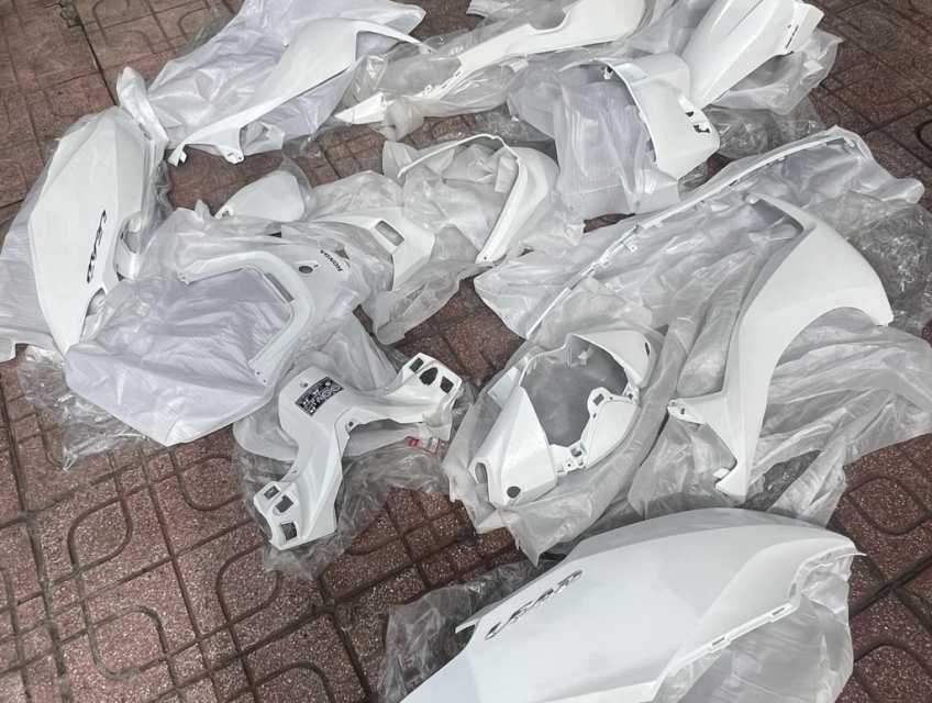 Dàn áo màu lead 2020 - 2024 tháo xe mới như hình