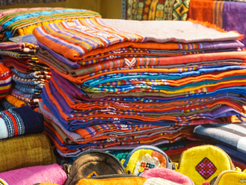 Mua vải thổ cẩm trang trí họa tiết con chim ở đâu?