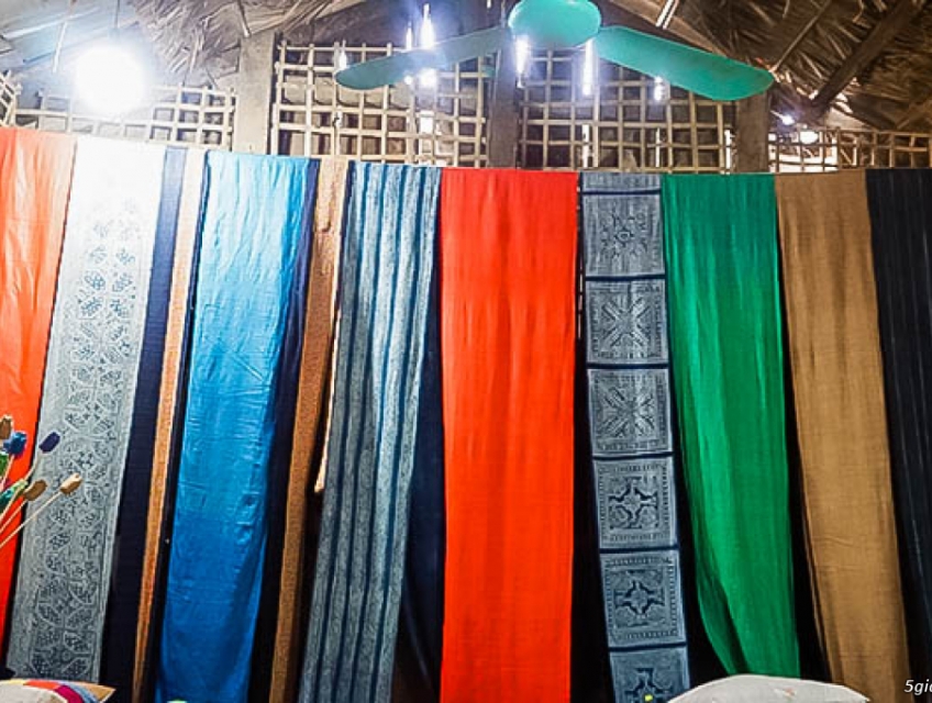 Vải hoa văn thổ cẩm họa tiết hoa mi mua ở đâu?