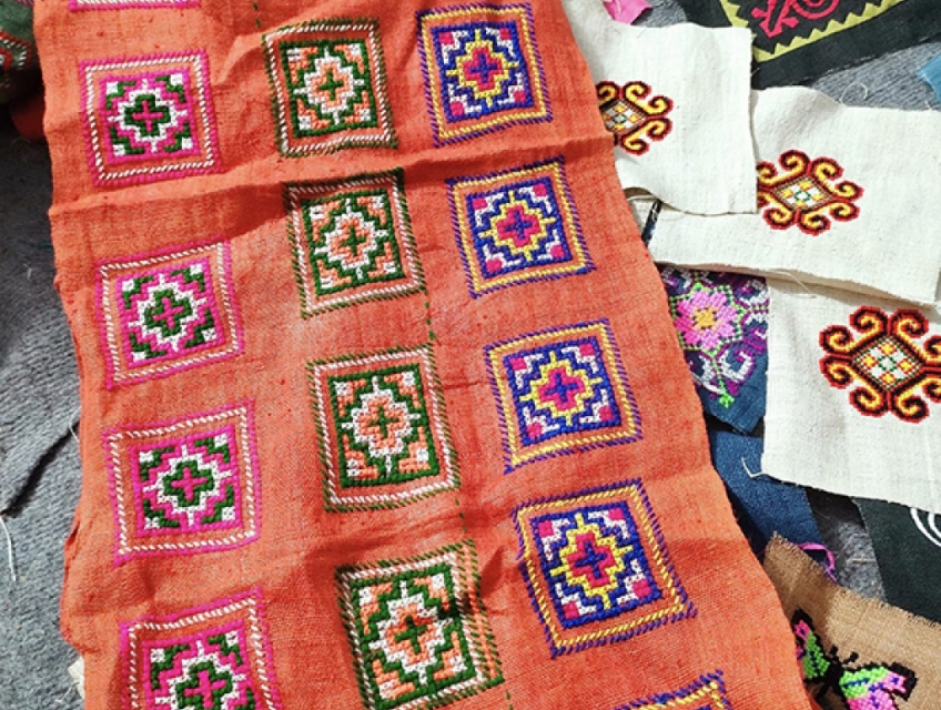 Vải thổ cẩm dân tộc Thái họa tiết con cá vía mua ở đâu?