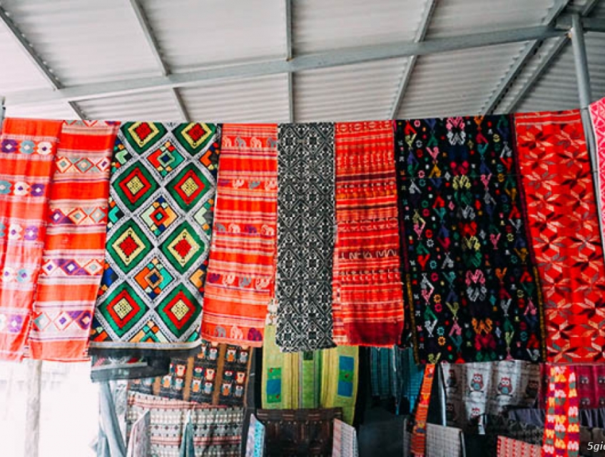 Vải thổ cẩm trang trí họa tiết con voi mua ở đâu?