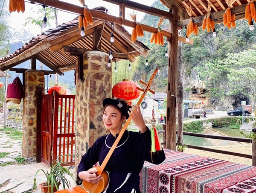 Vải hoa văn thổ cẩm họa tiết tay cầm cối đá xay ngô mua ở đâu?